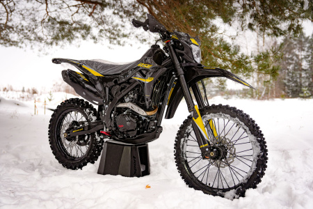 Мотоцикл кроссовый / эндуро BSE (БСЕ) Z9 Yellow Metallic (ZS175FMM-5) - купить с доставкой, по выгодной цене в интернет-магазине Мототека