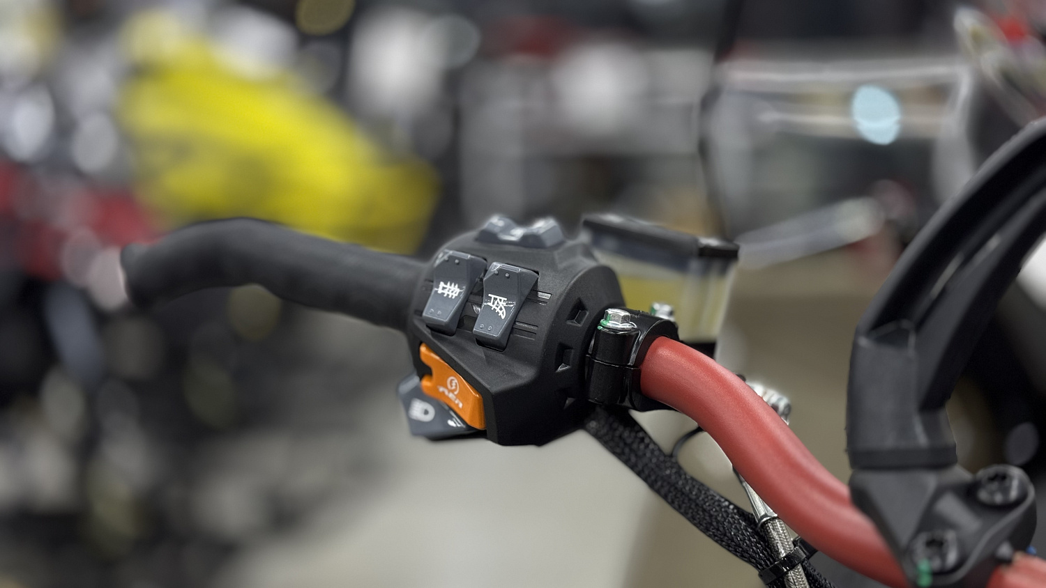 Снегоход AODES (Аодес) Snowcross 1000 WT 508mm LCD 10.25 песочный с ПСМ