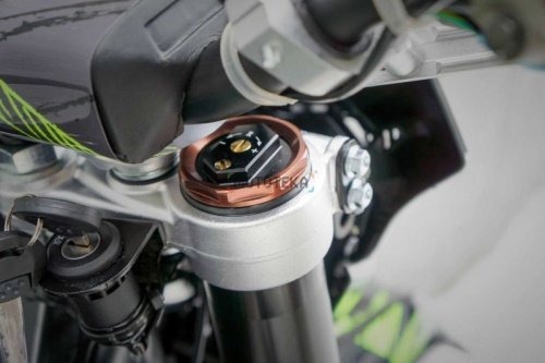 Мотоцикл кроссовый / эндуро BSE (БСЕ) Z5 21/18 Neon Black фото 40